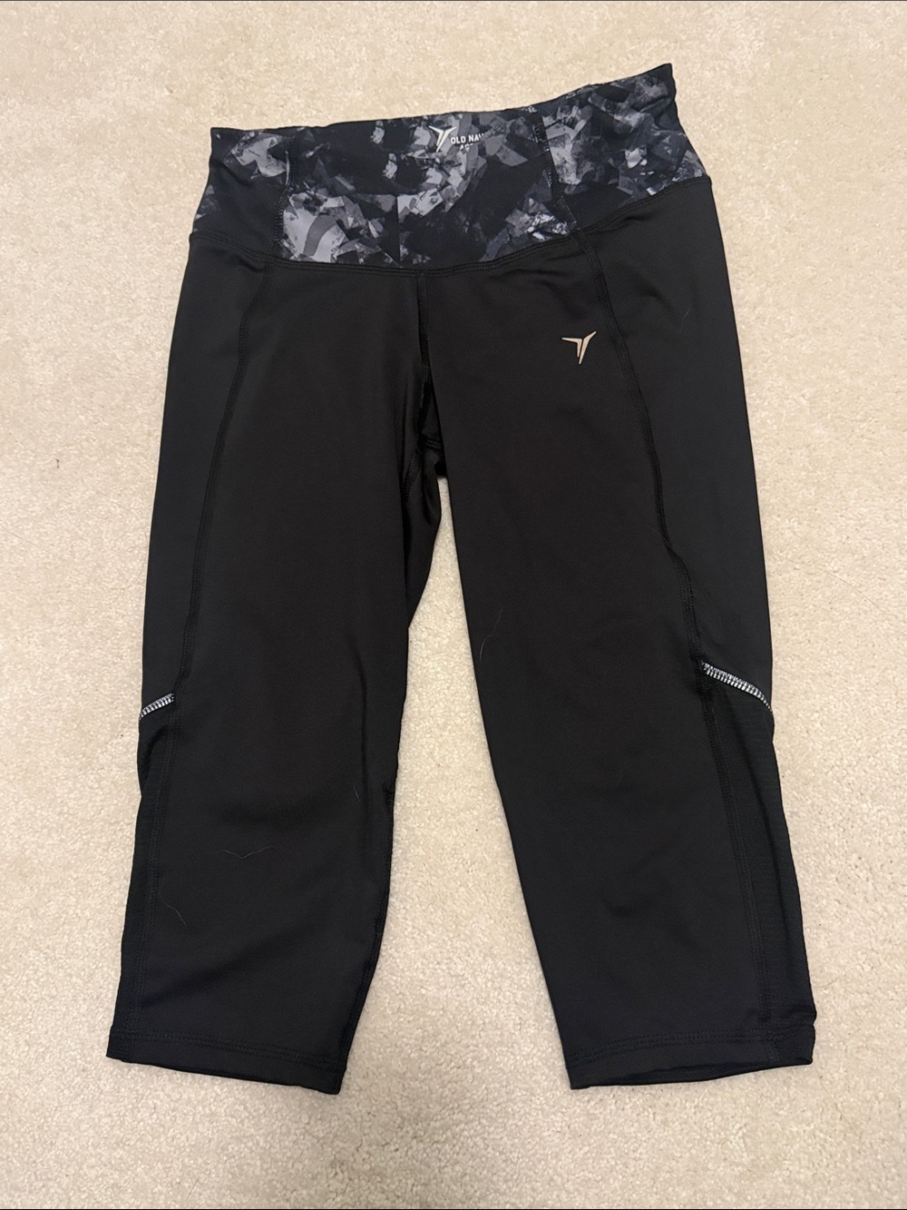 Old Navy Black Yoga Capris - Size S